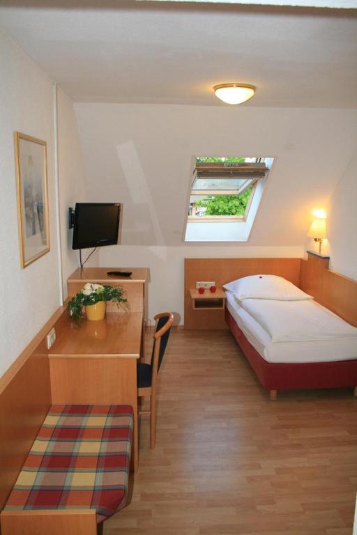 Hotel Restaurant Haus Odendahl Кельн Номер фото