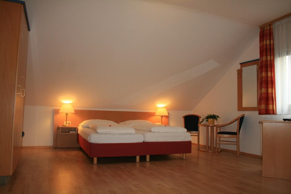 Hotel Restaurant Haus Odendahl Кельн Номер фото