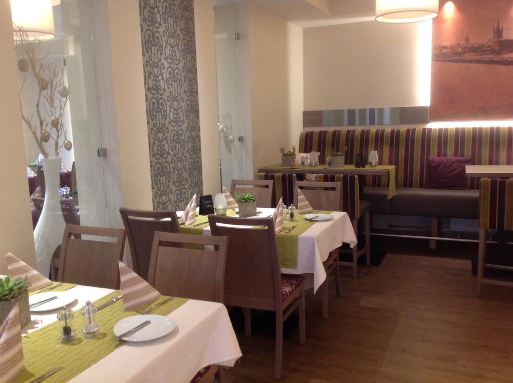 Hotel Restaurant Haus Odendahl Кельн Екстер'єр фото